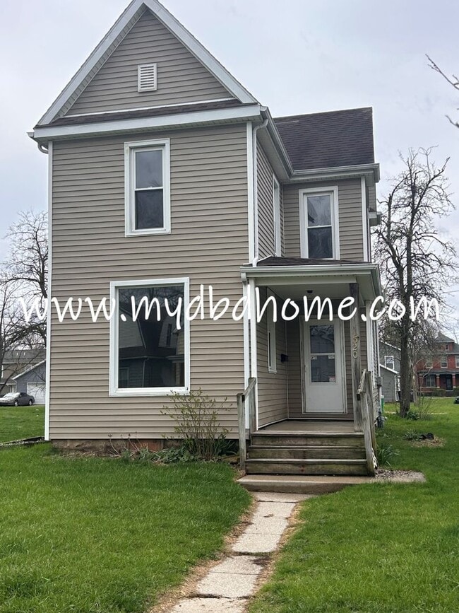 property at 1320 E Woodbine Pl