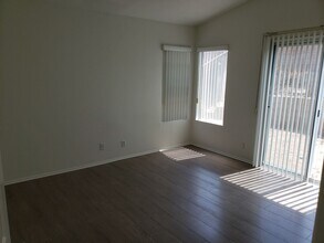 7360 Ayers Rock Rd in Riverside, CA - Building Photo - Building Photo
