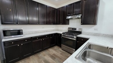 4028 Trenwith Ln in Virginia Beach, VA - Building Photo - Building Photo
