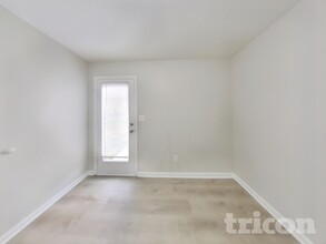 7925 Liberty School Ln in Indianapolis, IN - Building Photo - Building Photo