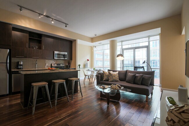 339 Adelaide St E in Toronto, ON - Building Photo - Building Photo