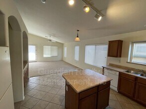 2427 W Oberlin Way in Phoenix, AZ - Building Photo - Building Photo