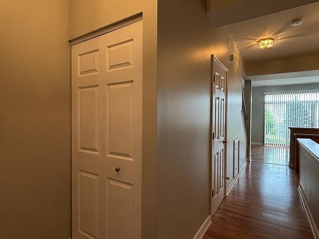 2005 Limestone Ln in Carpentersville, IL - Building Photo - Building Photo