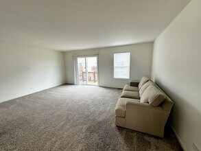 2329 Upland Rd in Pingree Grove, IL - Building Photo - Building Photo