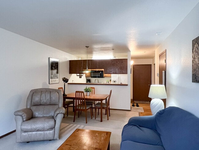 380 E 11th Ave in Anchorage, AK - Building Photo - Building Photo
