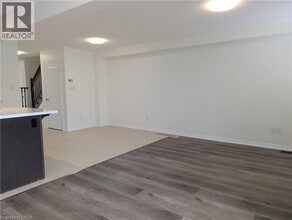 175 Penny Ln in Stoney Creek, ON - Building Photo - Building Photo