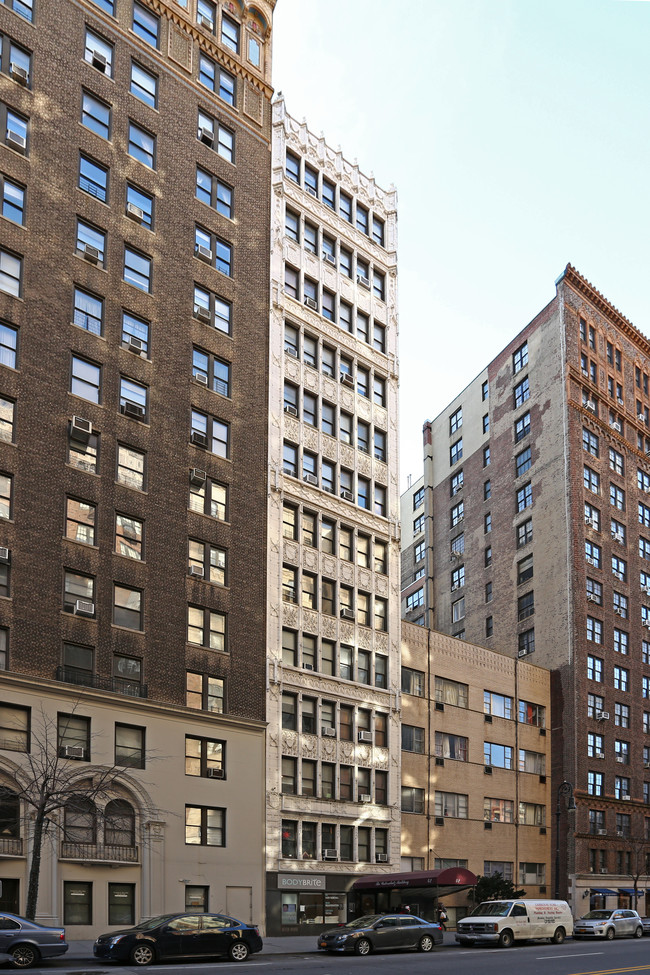 42 West 72nd Street in New York, NY - Building Photo - Building Photo