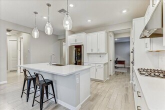 33886 Landsman Lp in Wesley Chapel, FL - Building Photo - Building Photo