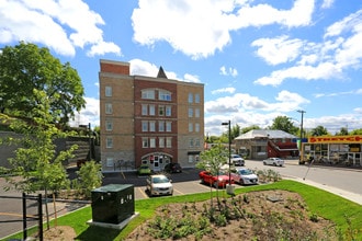 Lakeside Residences in Georgina, ON - Building Photo - Building Photo