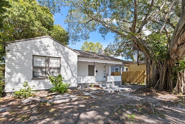 2230 5th St S in St. Petersburg, FL - Building Photo - Building Photo