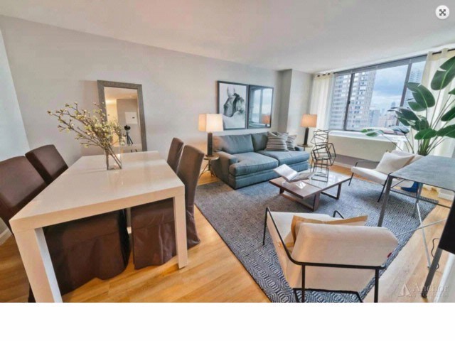 520 W 43rd St-Unit -24K in New York, NY - Building Photo