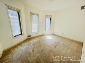 2431 11th Ave S in Minneapolis, MN - Building Photo - Building Photo