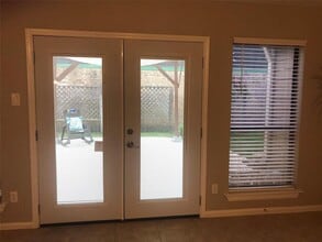 16606 Saturn Ln in Houston, TX - Building Photo - Building Photo