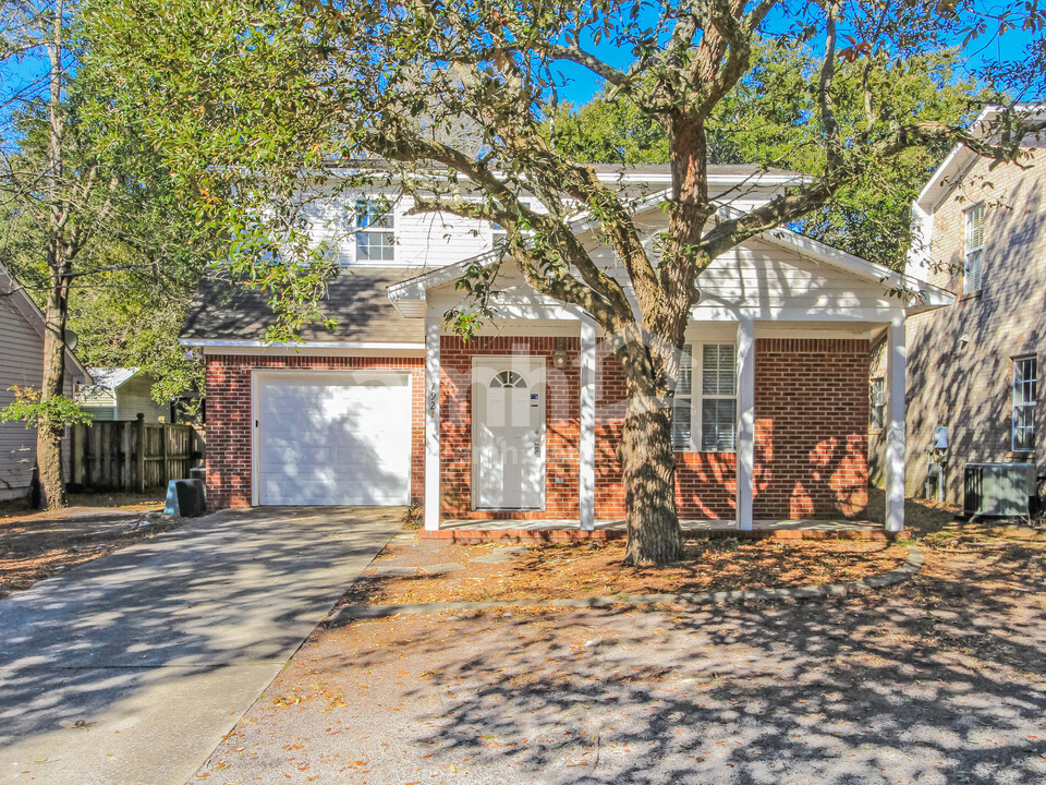 7921 Lilly Pond Ln in Wilmington, NC - Foto de edificio