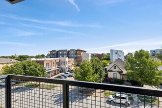 1000 Lipscomb St, Unit 308 in Fort Worth, TX - Foto de edificio - Building Photo