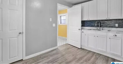 915 9th St SW in Birmingham, AL - Foto de edificio - Building Photo