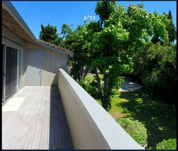 1079 Mohr Ln in Concord, CA - Foto de edificio - Building Photo