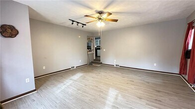 364 Navarre Dr in Stone Mountain, GA - Building Photo - Building Photo