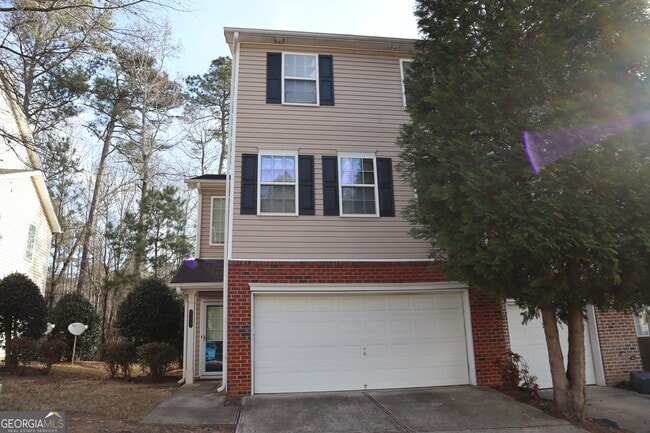 property at 658 Providence Pl SW