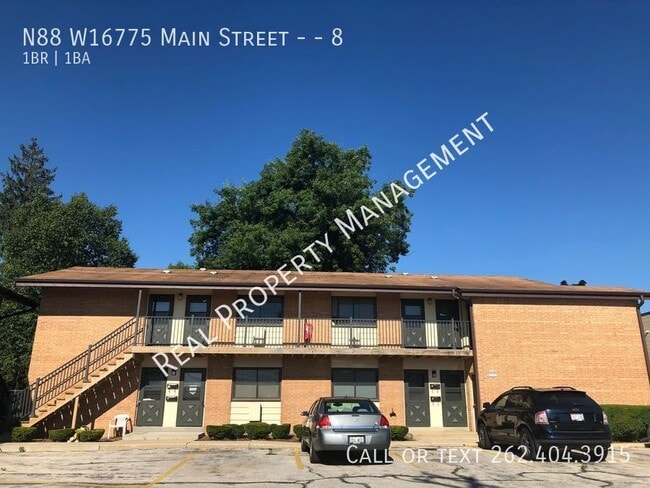 N88W16775-W16775 Main St in Menomonee Falls, WI - Building Photo - Building Photo