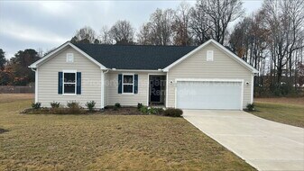 403 St Clair Dr in Fuquay Varina, NC - Building Photo