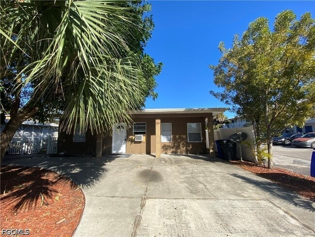 1935 Ricardo Ave in Ft. Myers, FL - Building Photo - Building Photo