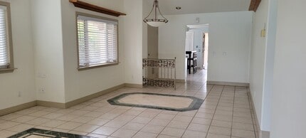 6828 Chapman Pl in Moorpark, CA - Foto de edificio - Building Photo