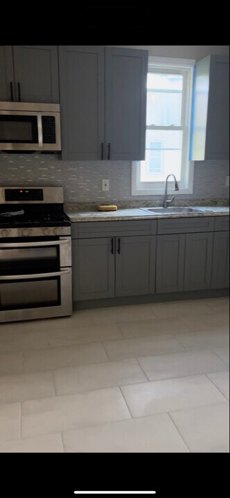 252 4th St in Newark, NJ - Building Photo