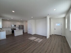 3495 Stardust St in Richland, WA - Building Photo - Building Photo