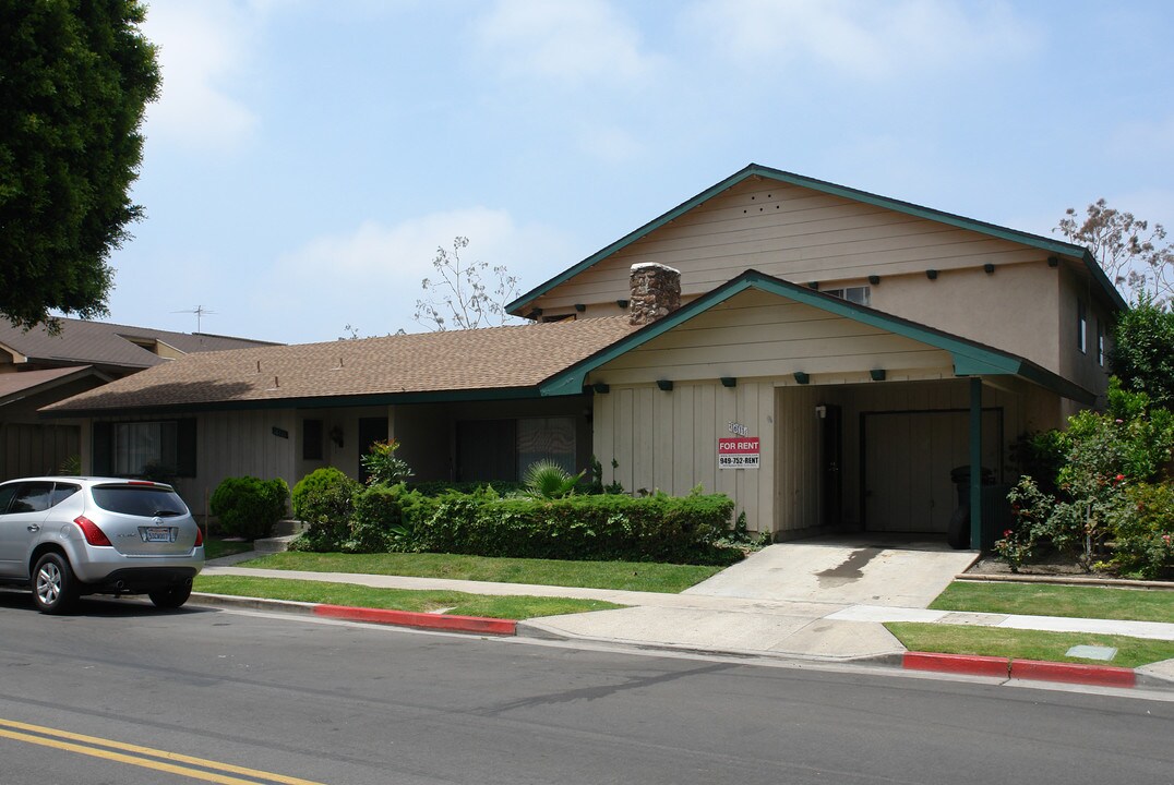 16111 Malaga Ln in Huntington Beach, CA - Building Photo