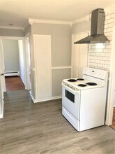 127 Front St, Unit Floor 2 in Middletown, CT - Foto de edificio - Building Photo