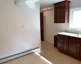 9 Skehan St, Unit 2 in Somerville, MA - Building Photo - Building Photo