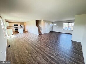488 Switchgrass Ct in Bunker Hill, WV - Building Photo - Building Photo