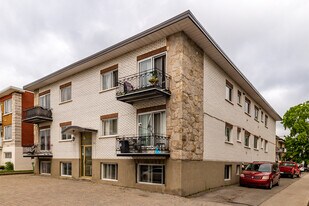 Appartments Maria Anna in Montréal, QC - Building Photo