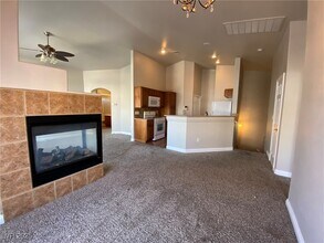 7111 Cabin Fever St in Las Vegas, NV - Building Photo - Building Photo