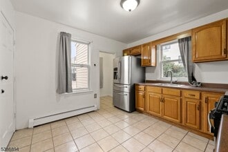 221 Quincy Ave in Kearny, NJ - Building Photo - Building Photo