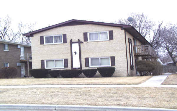 103 W Willow St in Lombard, IL - Foto de edificio