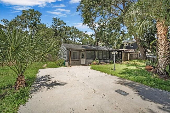 4715 W Knights Ave in Tampa, FL - Building Photo - Building Photo