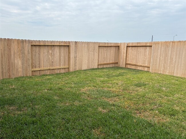 607 Amberwood Creek Dr