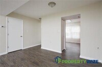 814 Showell Ct photo'