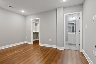 19 E Fayette St in Baltimore, MD - Building Photo - Building Photo