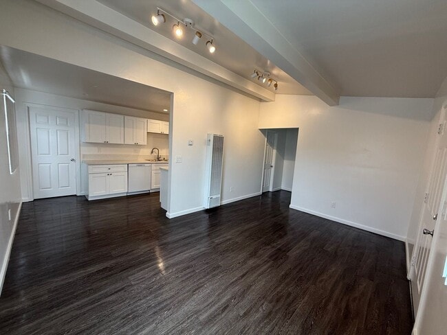 5245 La Jolla Mesa Dr in San Diego, CA - Building Photo - Building Photo