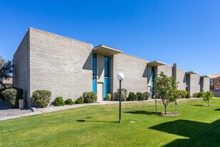 1689 E Maryland Ave in Phoenix, AZ - Building Photo
