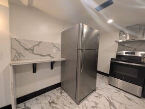 198 Wright Av in Belleville, ON - Building Photo - Building Photo