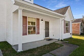 12206 Breezeway Cir in Gulfport, MS - Building Photo - Building Photo