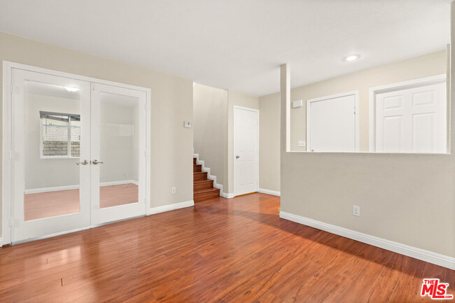 9155 Cedros Ave in Los Angeles, CA - Building Photo - Building Photo