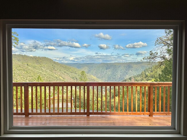 21540 River Pine Ct in Colfax, CA - Building Photo - Building Photo
