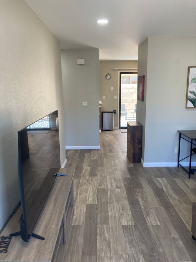 125 Parkview Dr in Ridgecrest, CA - Foto de edificio - Building Photo
