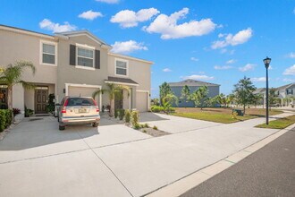 155 Mangrove Shade Cir in Apollo Beach, FL - Foto de edificio - Building Photo