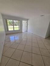 5720 Douglas St in Hollywood, FL - Building Photo - Building Photo